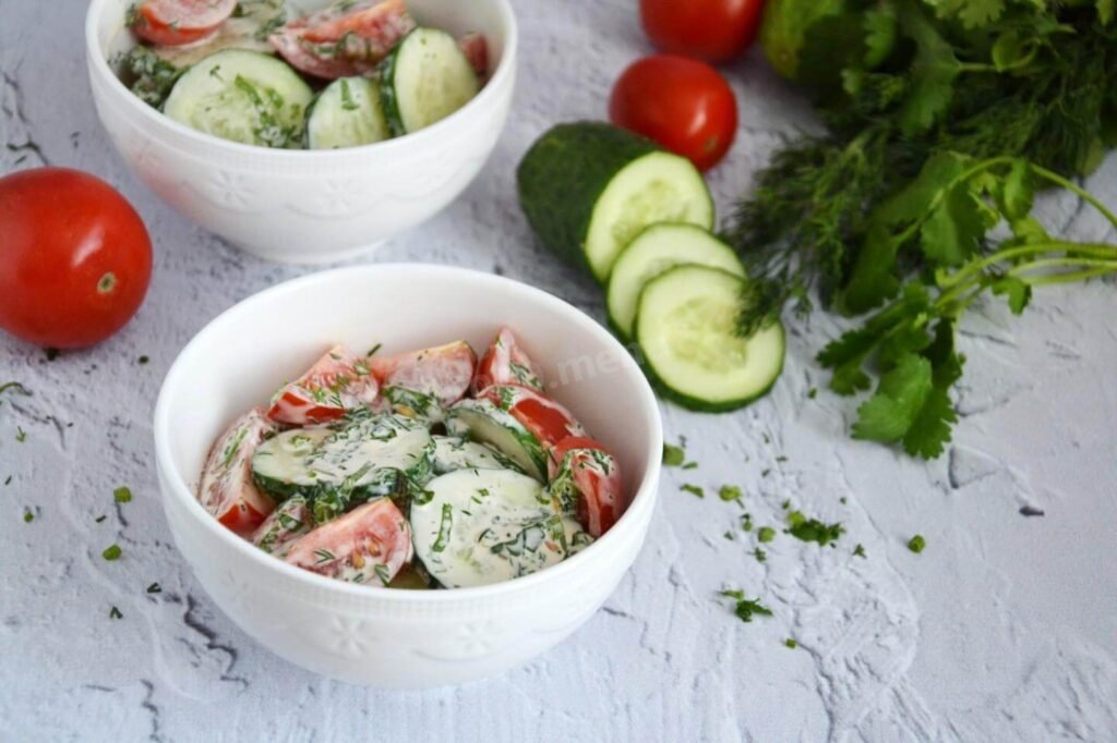 Як салат із помідорів із огірками шкодить здоров’ю