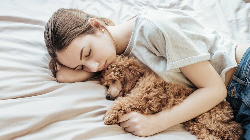 З якого віку людині можна спати менше