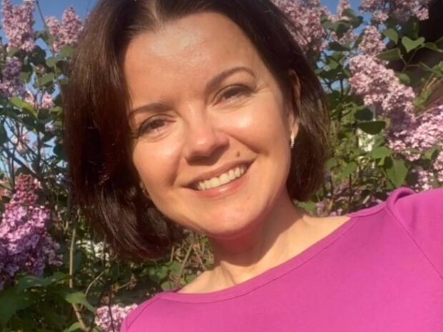 Не устает удивлять: Падалка показала, во что превратила их с Соболевым дачу, пока муж на фронте (видео)