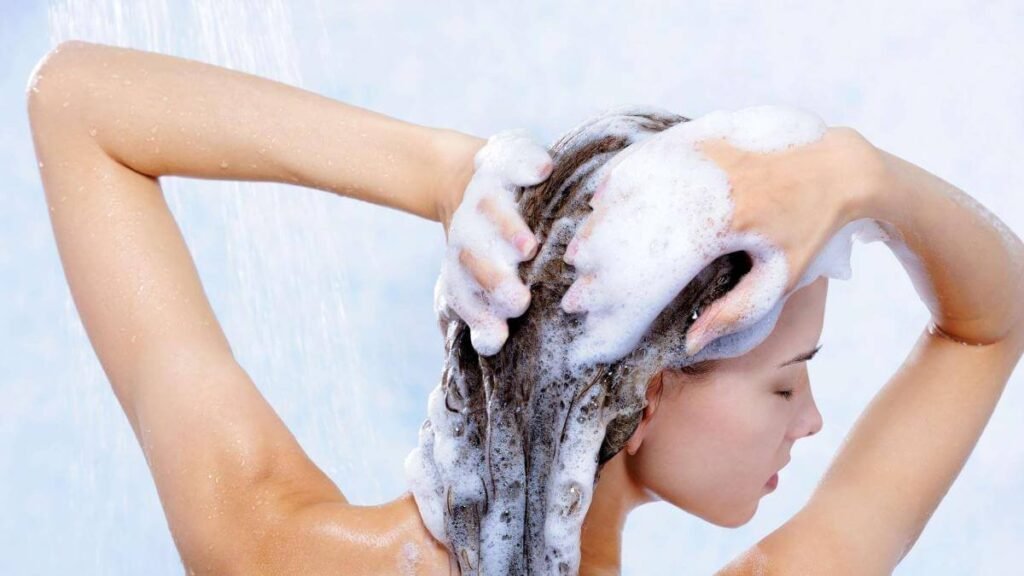 Профессиональные шампуни – отличие от масс-маркета, состав и выбор