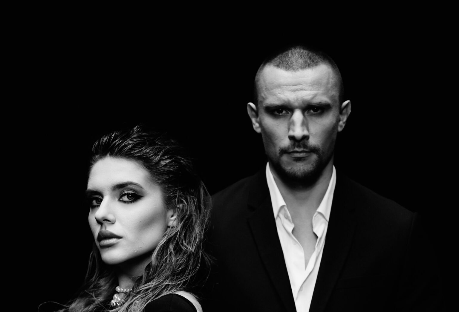 Тарас Цимбалюк в главной роли клипа украинской певицы LADA: все взгляды на них