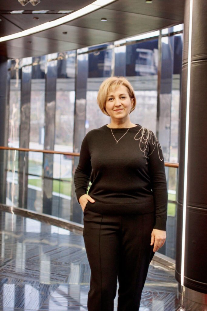 Покоління із нахиленою головою: вплив гаджетів на здоров'я дітей і як запобігти проблемам