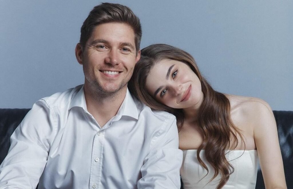 Остапчук поделился рецептом сырников, которыми балует беременную жену