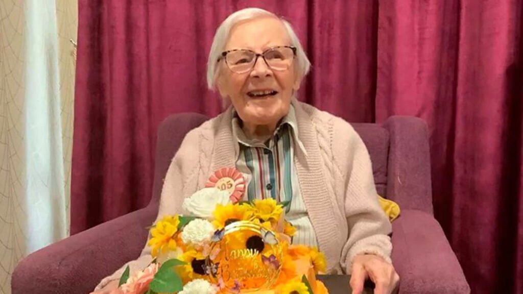 105-річна британка назвала пиво запорукою свого довголіття