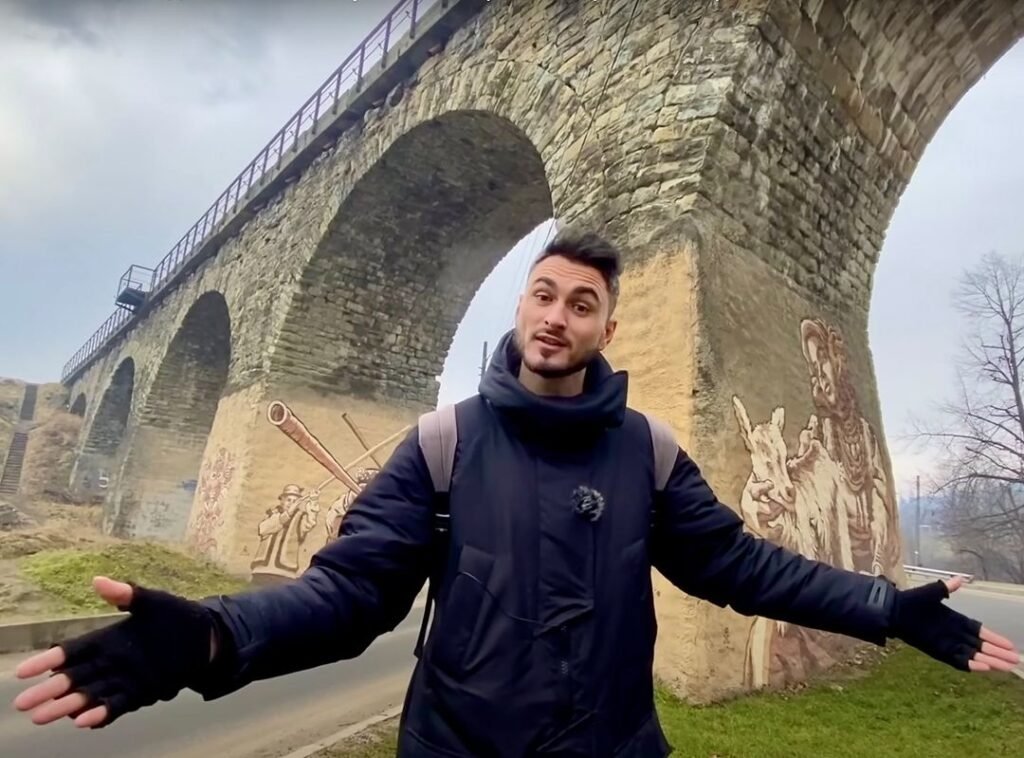 Известный украинский тревел-блогер получил повестку и отправился на ВВК