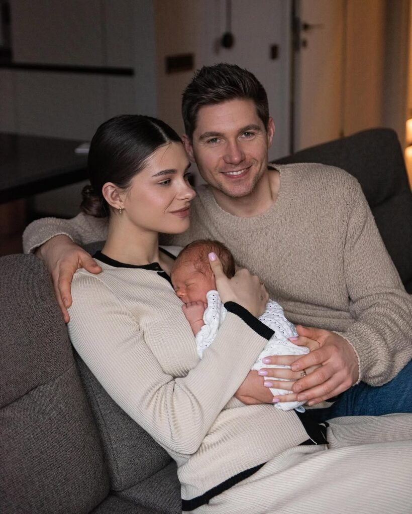 Вторая беременность или усыновление? Екатерина Остапчук с крошечным сыном на руках заговорила о пополнении в семье