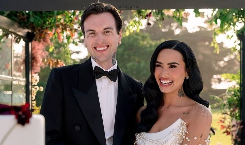 Деми Ловато запостила фото со своей свадьбы