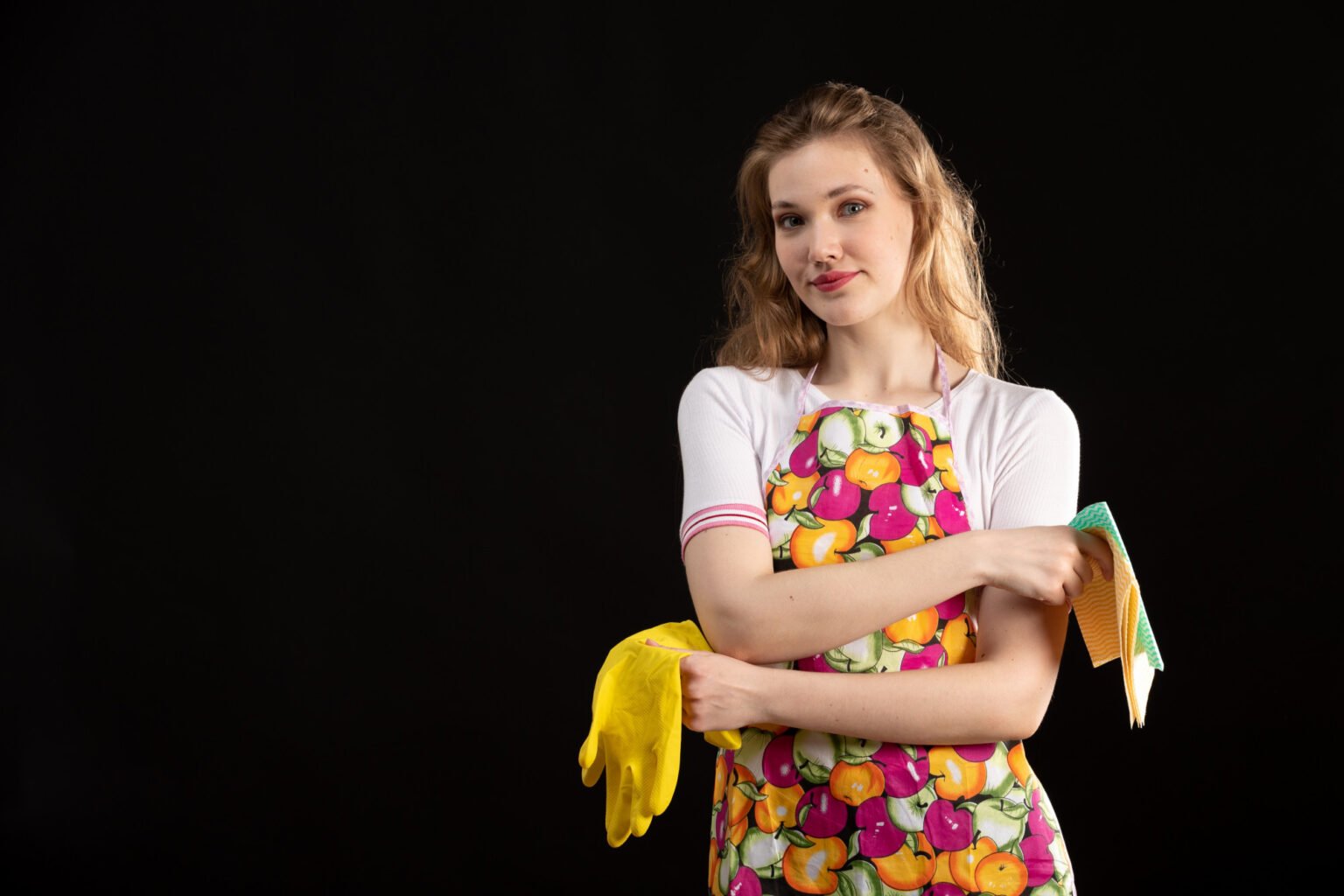 «Просто сидит дома»? Поразительная сумма: сколько на самом деле «стоит» домашняя работа женщины в Украине