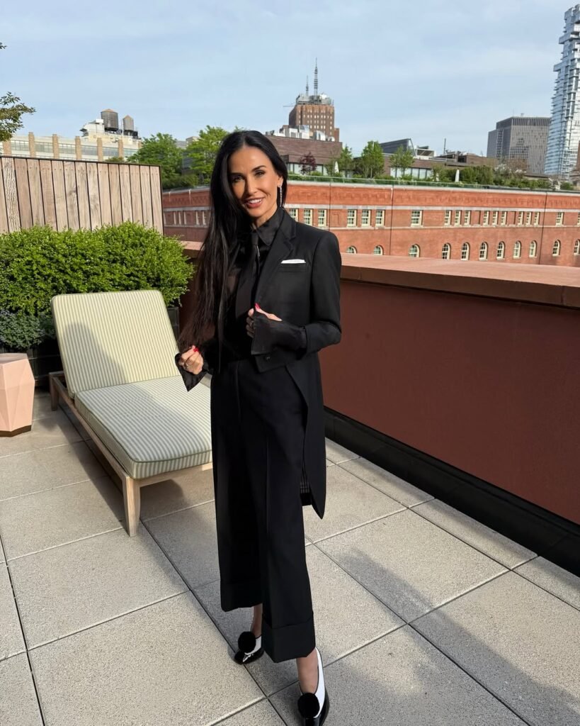 Деми Мур приютила осиротевших утят и показала, как им живется в доме звезды (ФОТО)