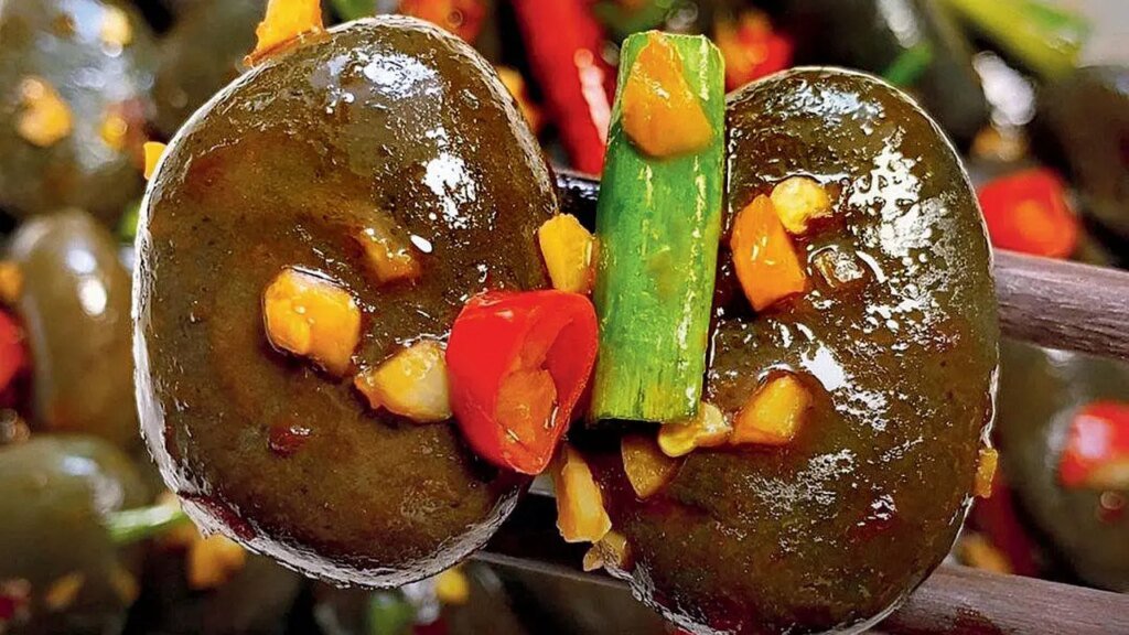 Зачем китайцы жарят камни: самое твердое блюдо в мире (ВИДЕО)