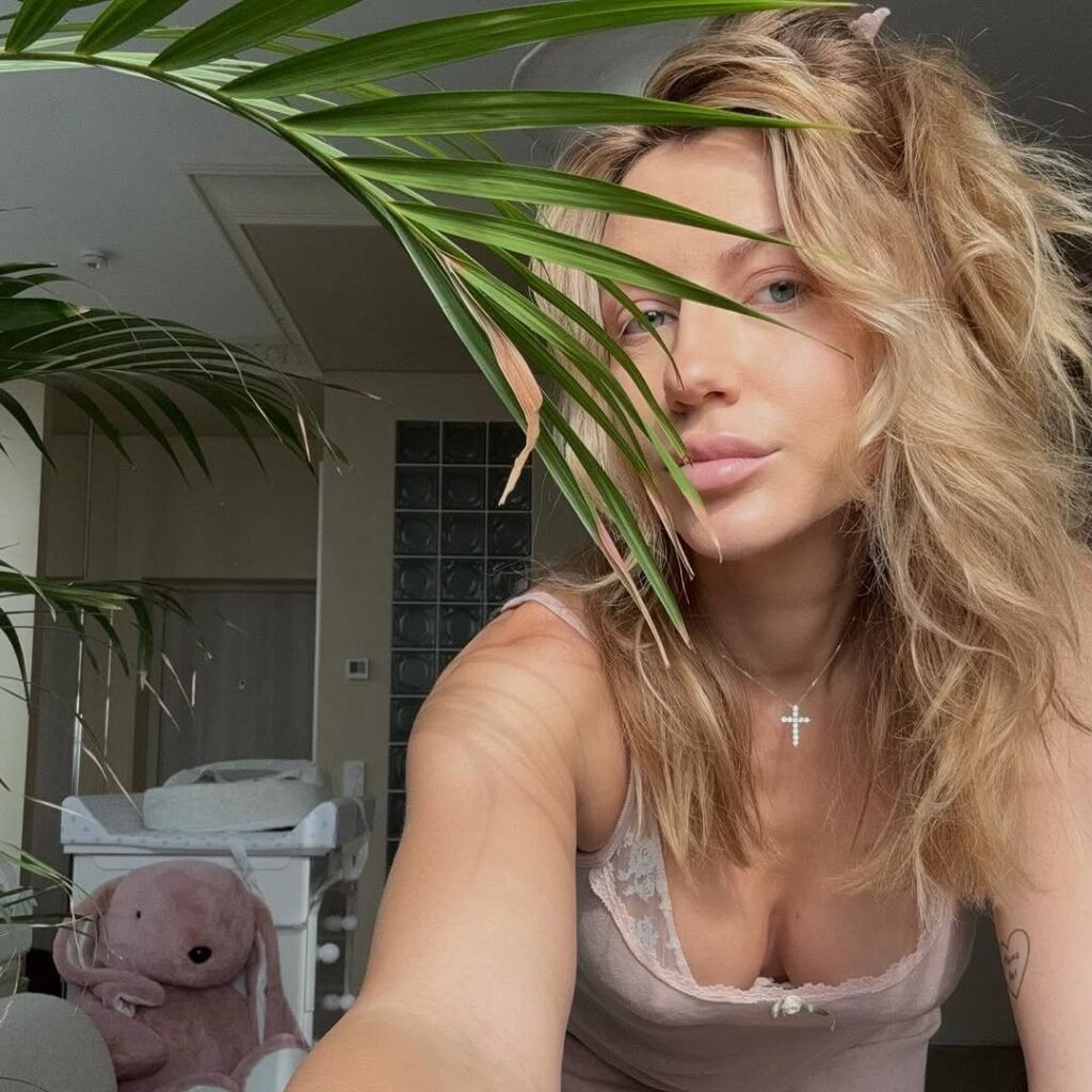 «Соревнуются за звание лучшей няни»: Леся Никитюк впервые познакомила сына с родственниками в Хмельницком