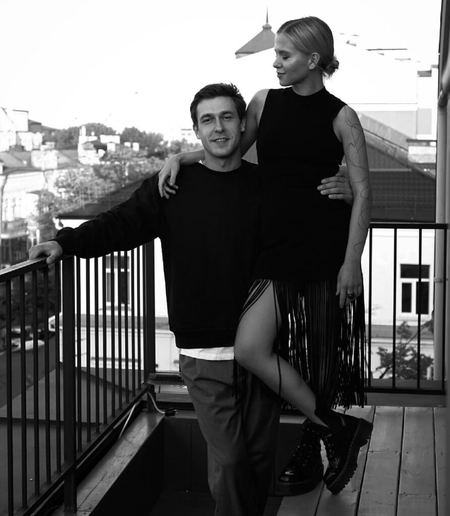 «Это единственный фактор, сдержавший меня от выхода в окно»: Вдова Юрия Филиппенко, Екатерина Мотрич, раскрыла новые подробности гибели мужчины