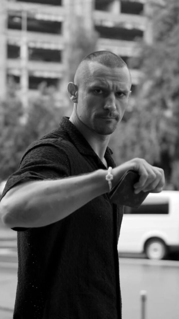 Тарас Цымбалюк набил новую папу: Холостяк снял футболку, чтобы поклонницы упали в обморок (ФОТО)