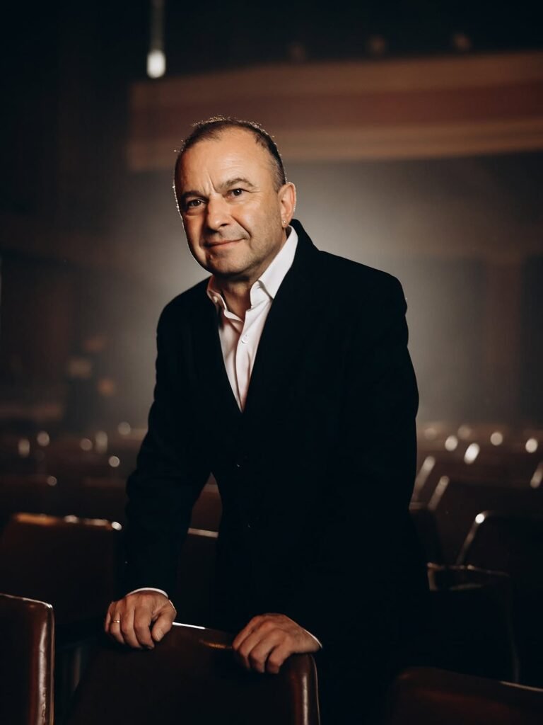 “Очень строго”: Виктор Павлик признался, почему боится Наталью Могилевскую (ВИДЕО)