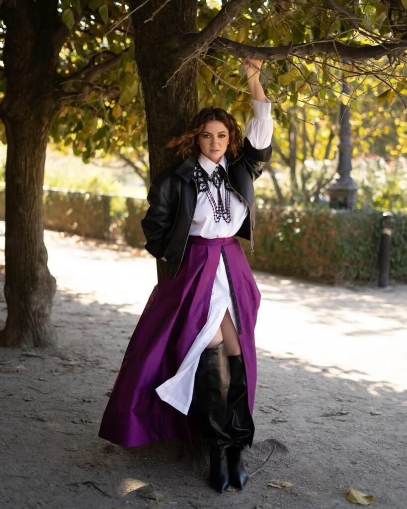 «Я не такая, как им удобно!»: Оля Цыбульская поразила Сеть смелым образом в Париже (ФОТО)