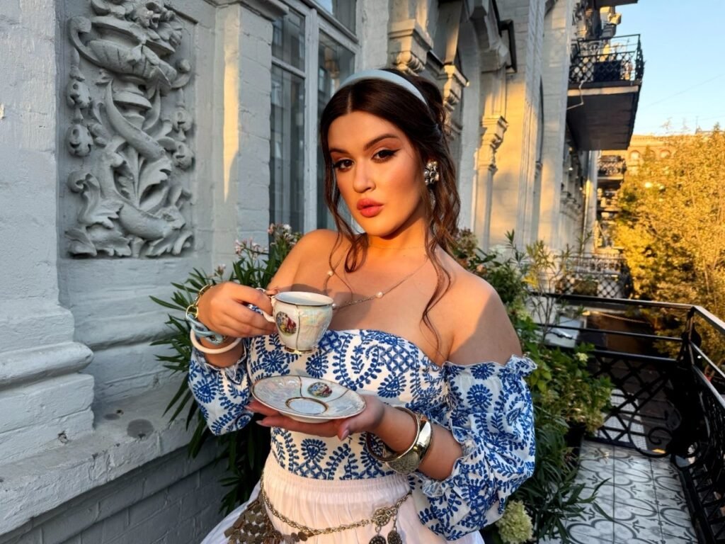 Bonni Shine представляет новый сингл «Твоя» – гимн страстной любви, двигающей мир