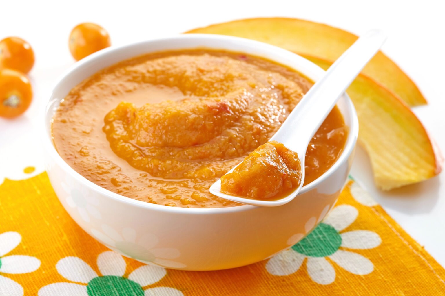 Первый прикорм: вкусное пюре из осенних овощей и фруктов