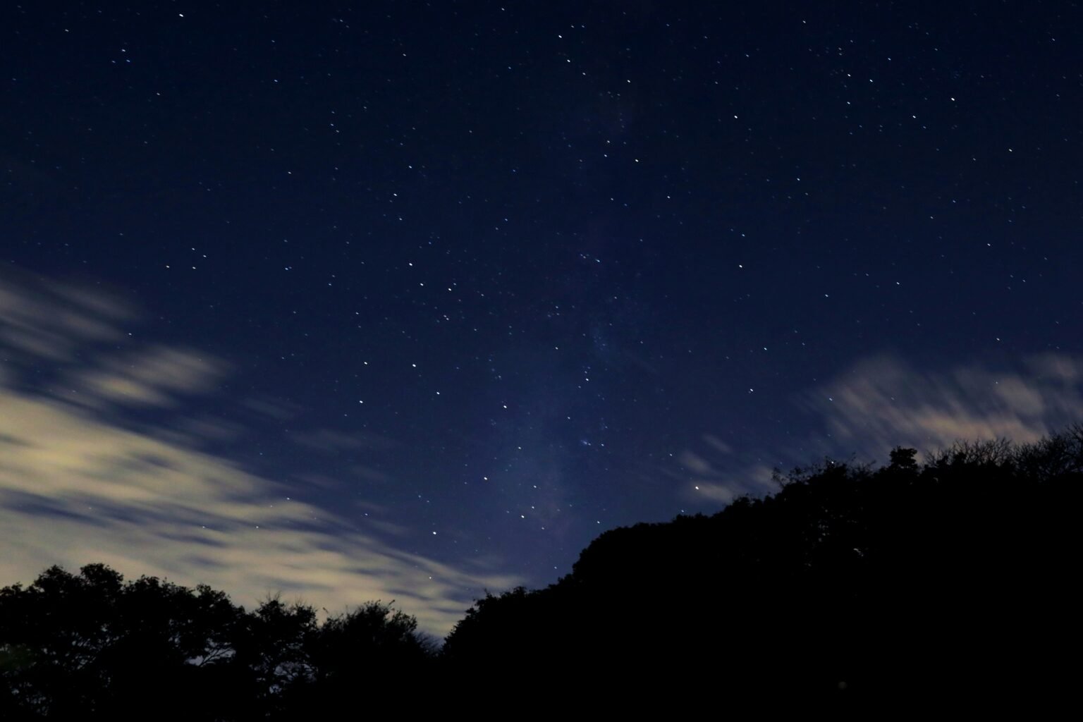 Зимнее солнцестояние 2025 года: когда в Украине будет самая длинная ночь года и что она означает