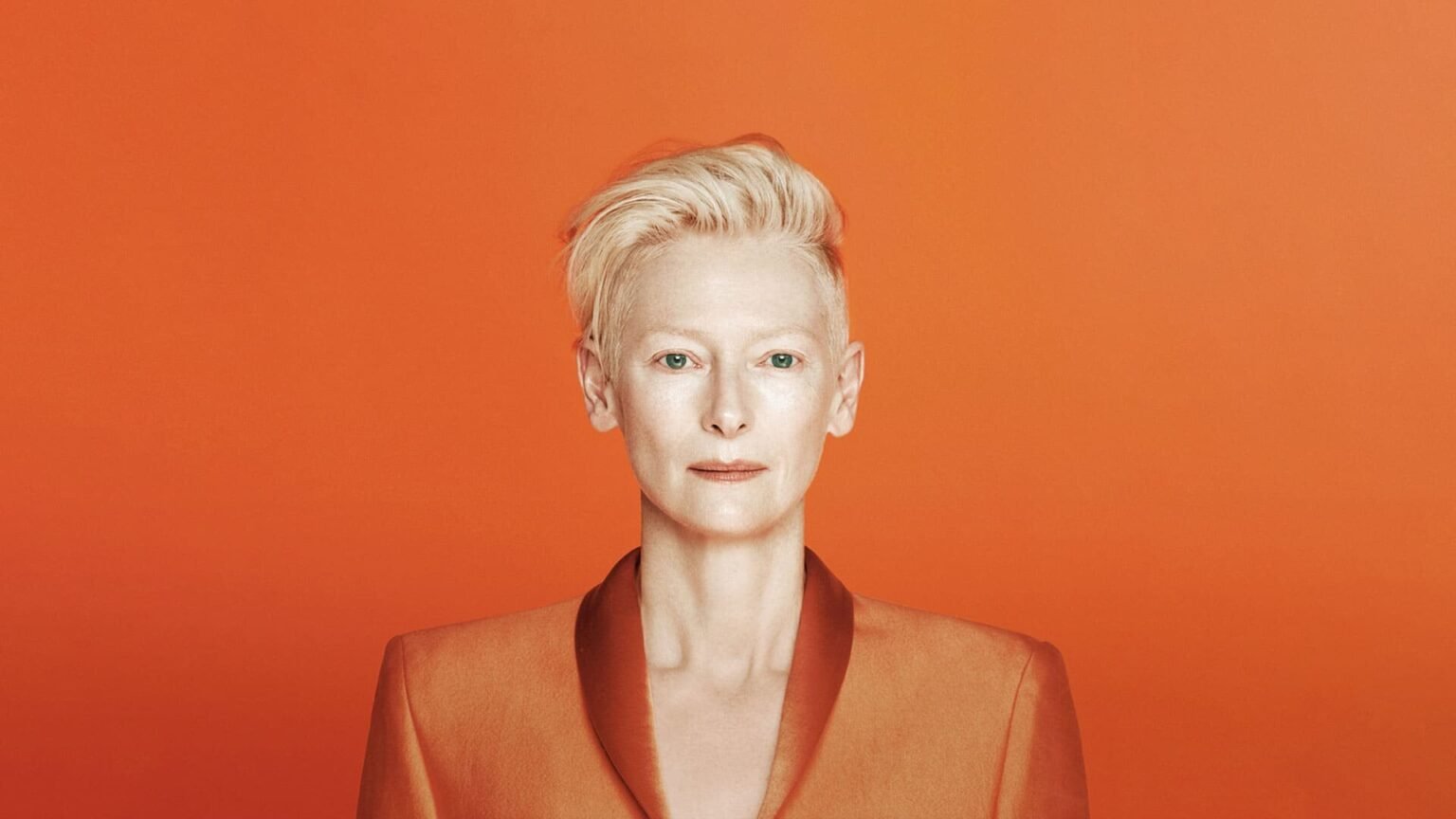 Тильде Суинтон — 65: удивительные образы актрисы, разрушающей все модные правила (ФОТО)