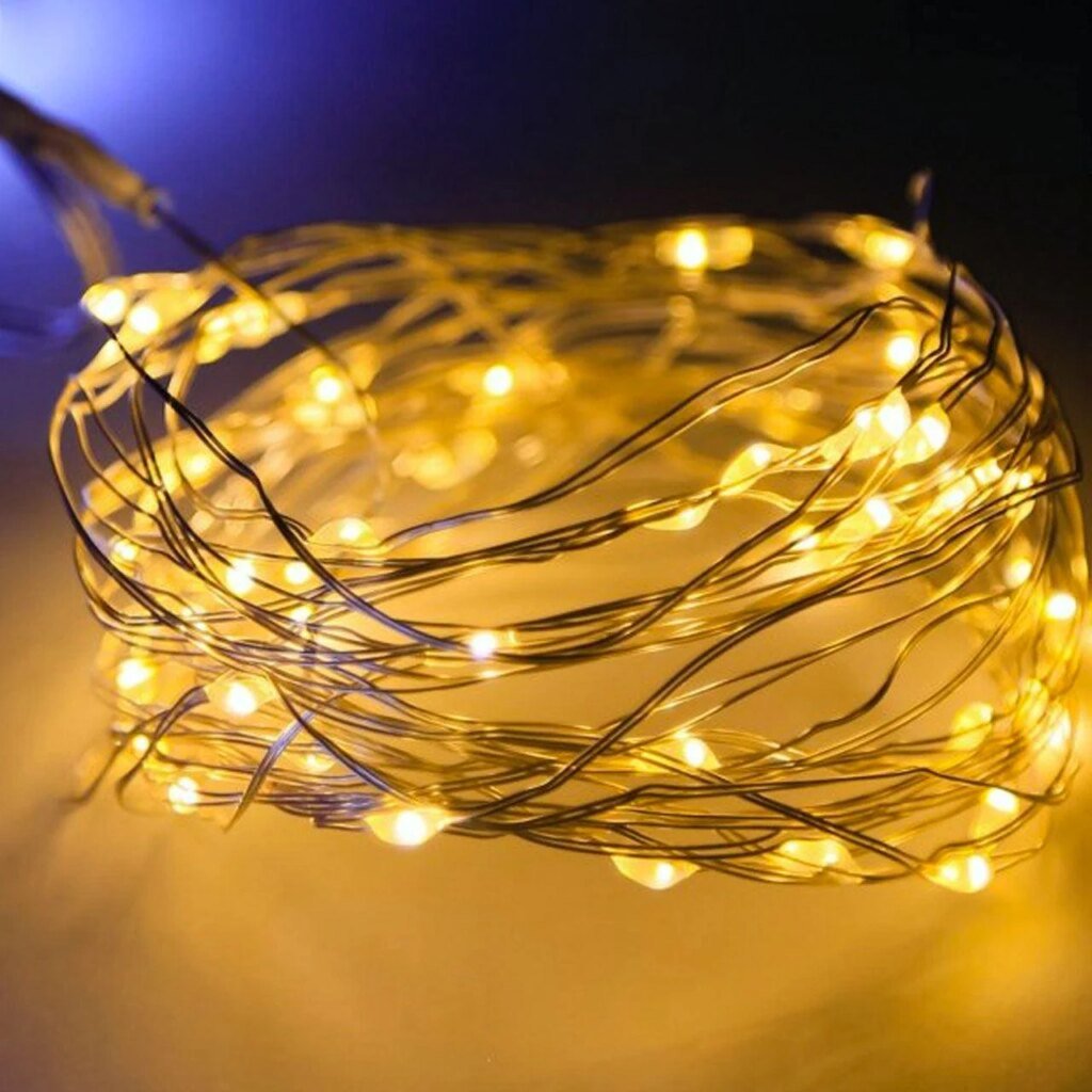 Этот вид гирлянды работает без розетки и освещает всю комнату: идеально для отключений