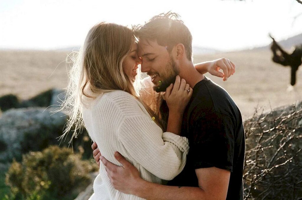 Главное оружие женщины: эти 15 неожиданных вещей «включают» мужчин лучше любых комплиментов