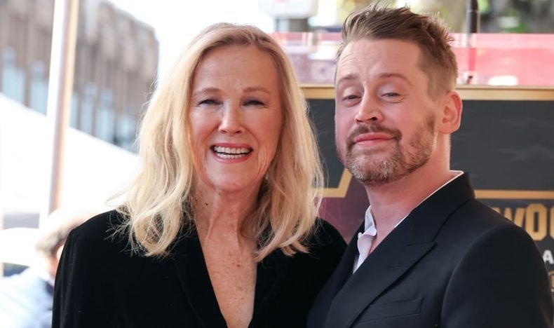 Маколей Калкин трогательно попрощался с экранной мамой Кэтрин О’Харой