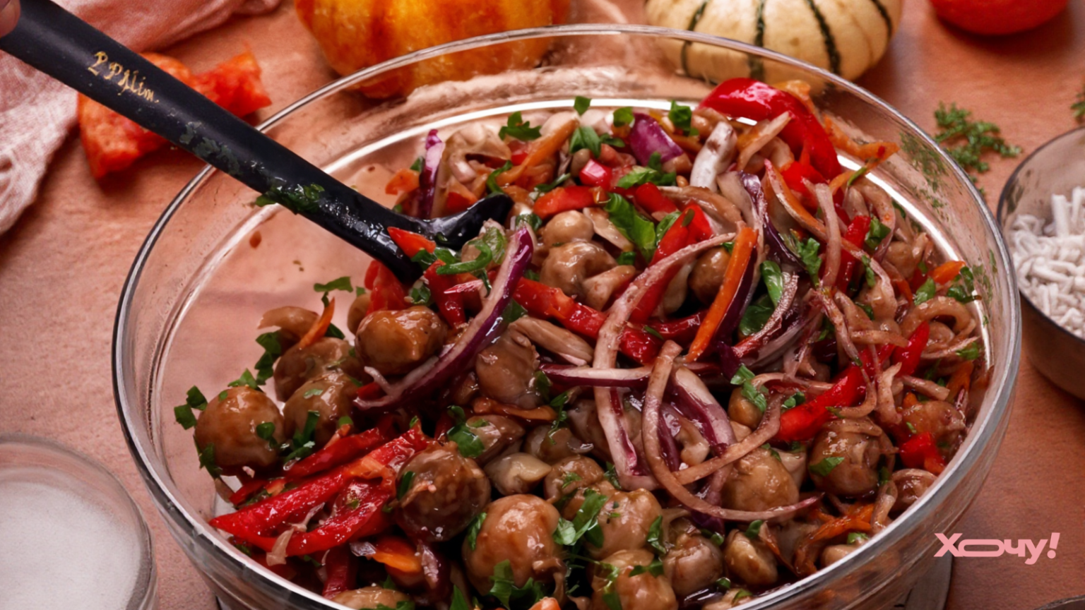 С такими грибочками гости забудут о мясе: как приготовить яркую закуску из шампиньонов (ВИДЕО)