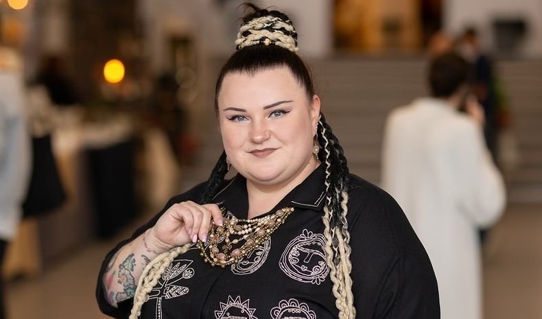 Alyona Alyona разоблачила схему мошенников, действующих от ее имени